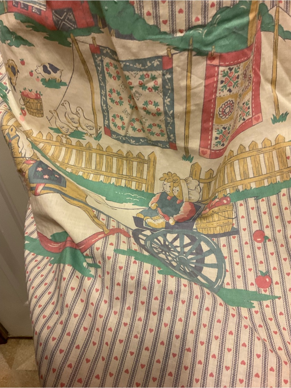 Vintage women’s kitchen bib style full apron with hearts & flowers geese farm - Picture 5 of 8